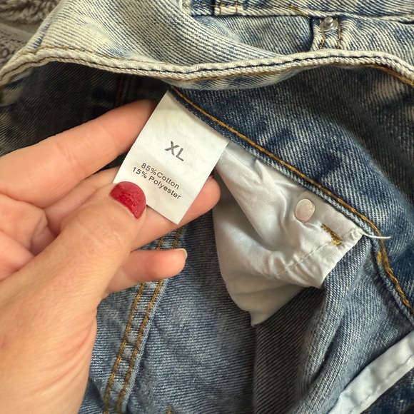 Light Wash Denim Jeans - Picture 2 of 3